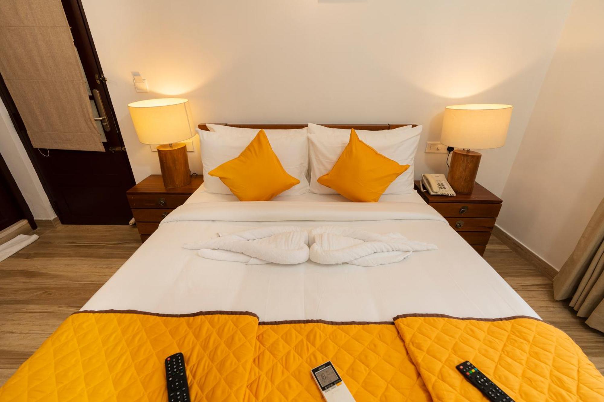 Solo Inn By Hawk Hospitality Kochi Exterior photo