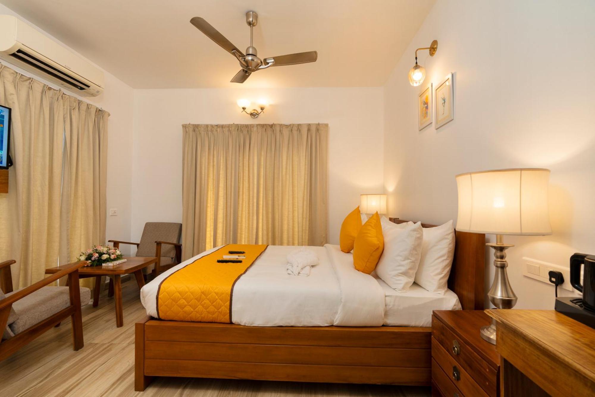 Solo Inn By Hawk Hospitality Kochi Exterior photo